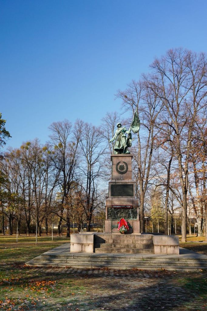 Monument voor het Rode leger bij het Oorlogsmuseum | Dresden | Duitsland